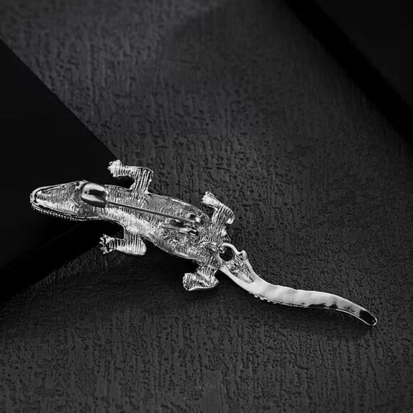 🐊 Betsey Johnson sparkling crocodile crystal brooch 🐊 - Picture 2 of 5